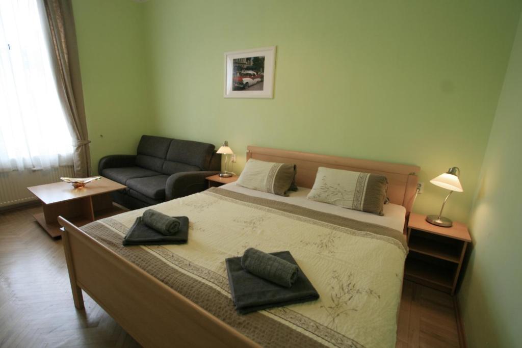 apartment No. 4B I.P.Pavlova 32 room 3