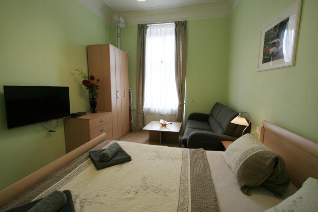 apartment No. 4B I.P.Pavlova 32 room 4