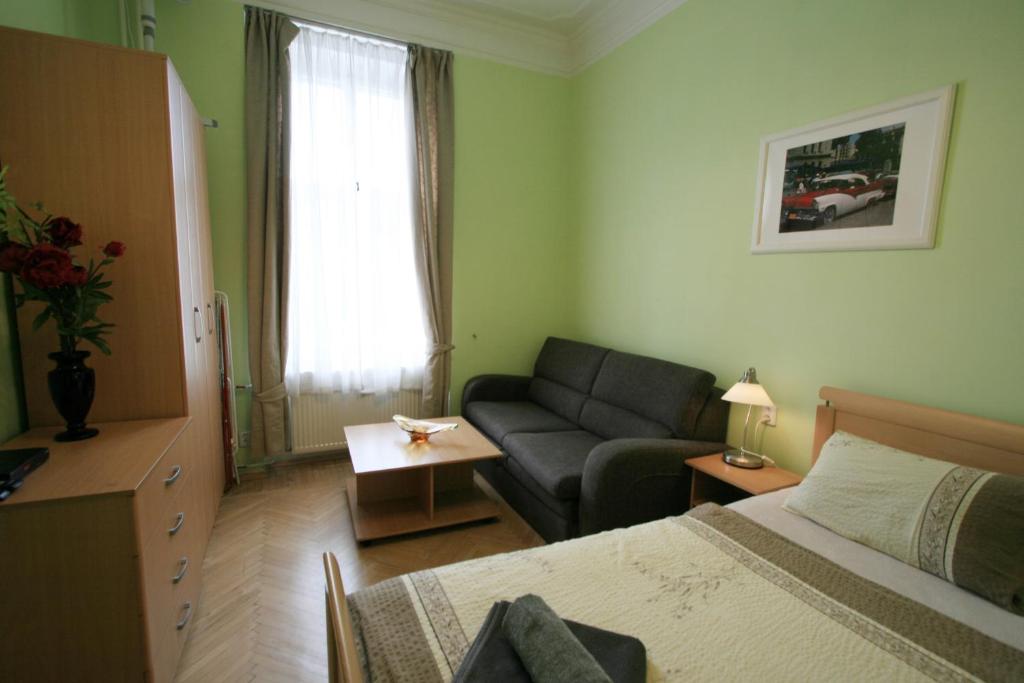 apartment No. 4B I.P.Pavlova 32 room 5